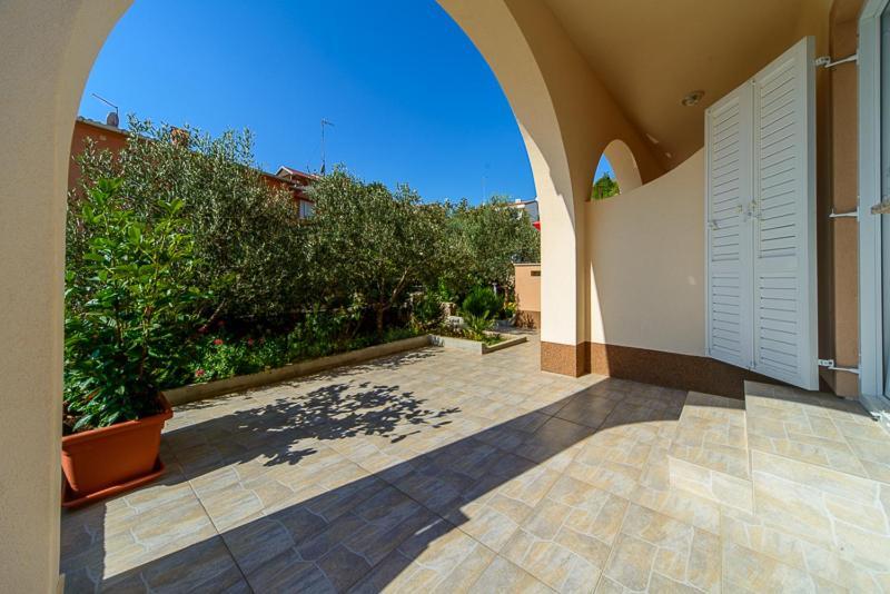 Apartments Esad Kornić Dış mekan fotoğraf